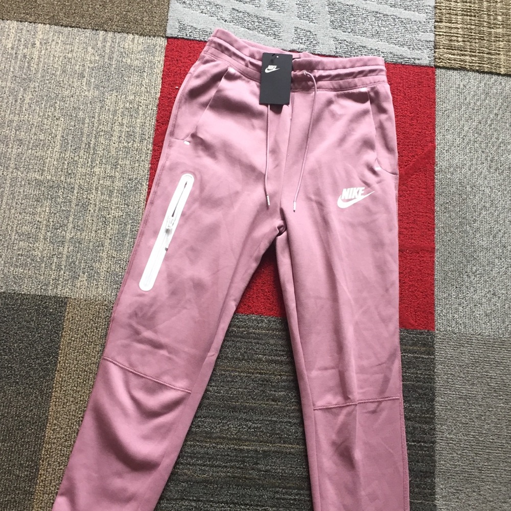 Nike tech fleece jogger plum dust women size XS